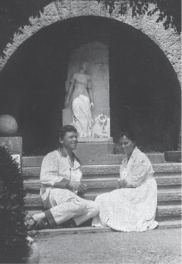 Иллюстрация к книге — Дом правительства. Сага о русской революции [i_231.jpg]