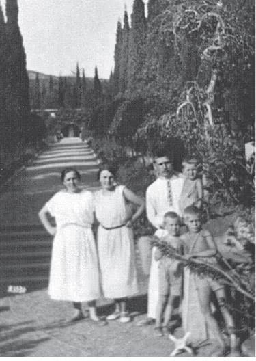 Иллюстрация к книге — Дом правительства. Сага о русской революции [i_232.jpg]