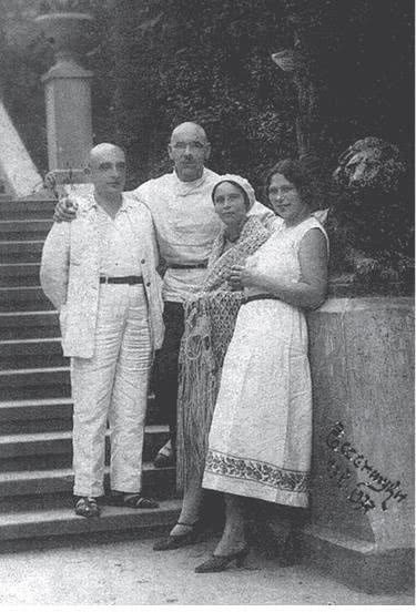 Иллюстрация к книге — Дом правительства. Сага о русской революции [i_234.jpg]