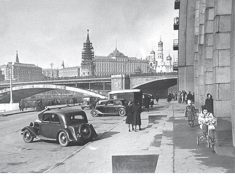 Иллюстрация к книге — Дом правительства. Сага о русской революции [i_272.jpg]