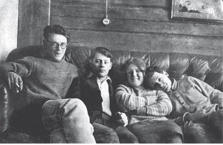 Иллюстрация к книге — Дом правительства. Сага о русской революции [i_314.jpg]