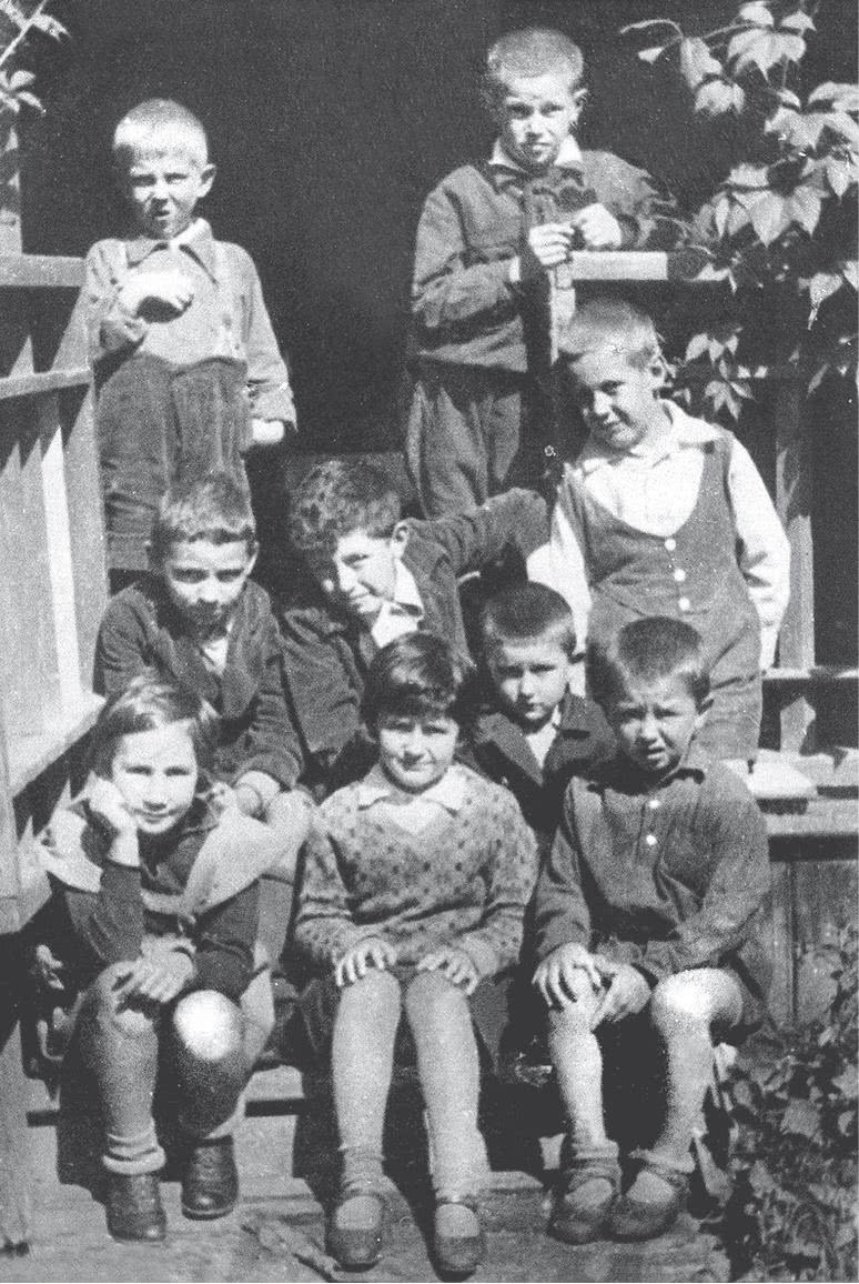 Иллюстрация к книге — Дом правительства. Сага о русской революции [i_400.jpg]