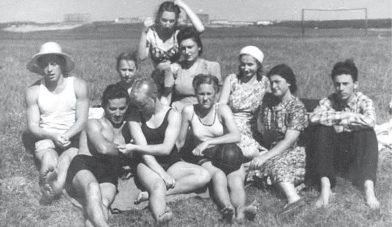 Иллюстрация к книге — Дом правительства. Сага о русской революции [i_402.jpg]