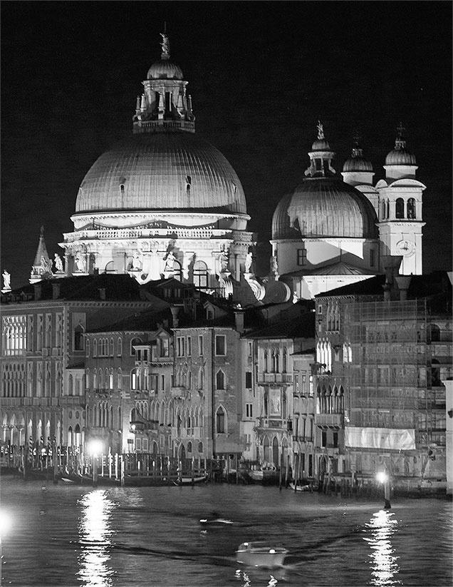 Иллюстрация к книге — Только Венеция. Образы Италии XXI [i_022.jpg]