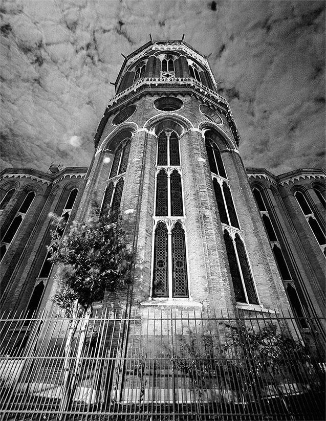 Иллюстрация к книге — Только Венеция. Образы Италии XXI [i_058.jpg]