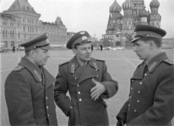 Иллюстрация к книге — Юрий Гагарин. Первый полёт в документах и воспоминаниях [i_012.jpg]