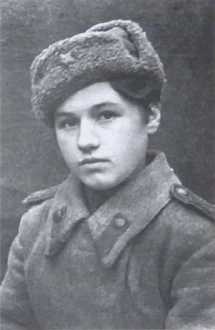 Иллюстрация к книге — Ангелы мщения. Женщины-снайперы Великой Отечественной [i_024.jpg]