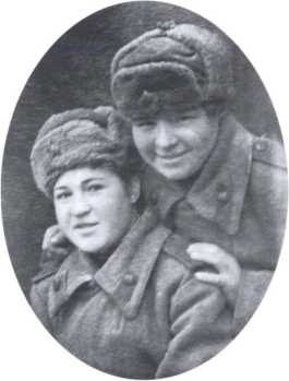 Иллюстрация к книге — Ангелы мщения. Женщины-снайперы Великой Отечественной [i_026.jpg]