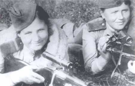 Иллюстрация к книге — Ангелы мщения. Женщины-снайперы Великой Отечественной [i_031.jpg]