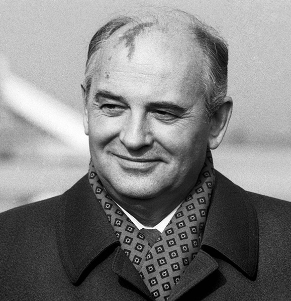 Иллюстрация к книге — "Еврейское слово". Колонки [i_012.jpg]