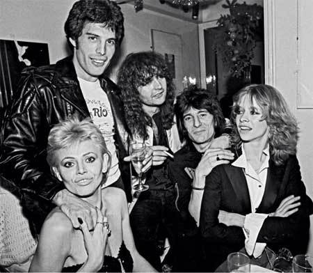 Иллюстрация к книге — Queen. Фредди Меркьюри. Биография [i_011.jpg]