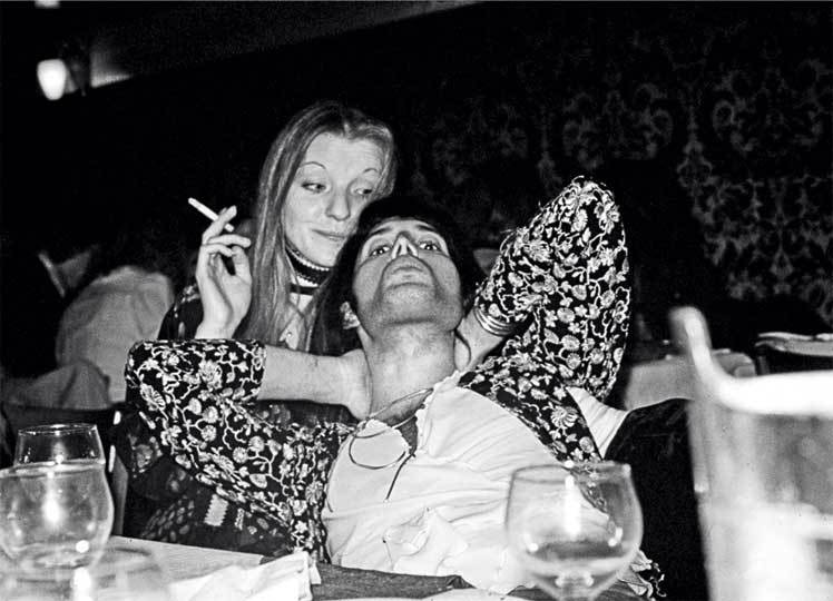 Иллюстрация к книге — Queen. Фредди Меркьюри. Биография [i_013.jpg]