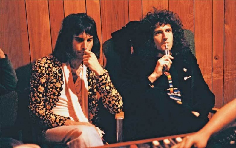 Иллюстрация к книге — Queen. Фредди Меркьюри. Биография [i_015.jpg]