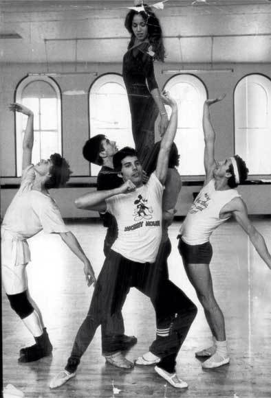 Иллюстрация к книге — Queen. Фредди Меркьюри. Биография [i_023.jpg]