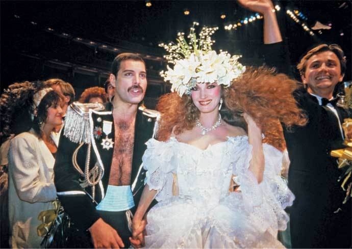 Иллюстрация к книге — Queen. Фредди Меркьюри. Биография [i_032.jpg]