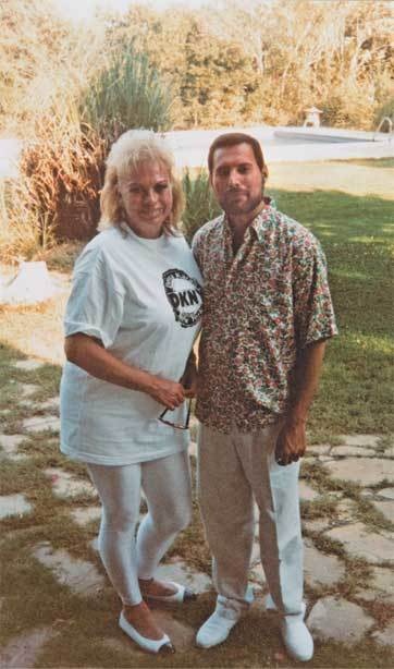 Иллюстрация к книге — Queen. Фредди Меркьюри. Биография [i_054.jpg]