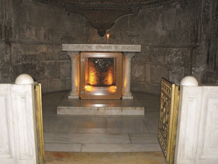 Иллюстрация к книге — Храм Гроба Господня [i_032.jpg]