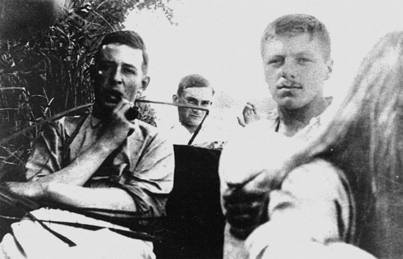 Иллюстрация к книге — Клайв Стейплз Льюис. Человек, подаривший миру Нарнию [i_013.jpg]