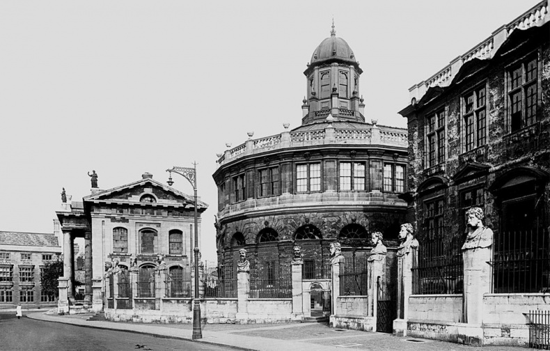 Иллюстрация к книге — Клайв Стейплз Льюис. Человек, подаривший миру Нарнию [i_016.jpg]