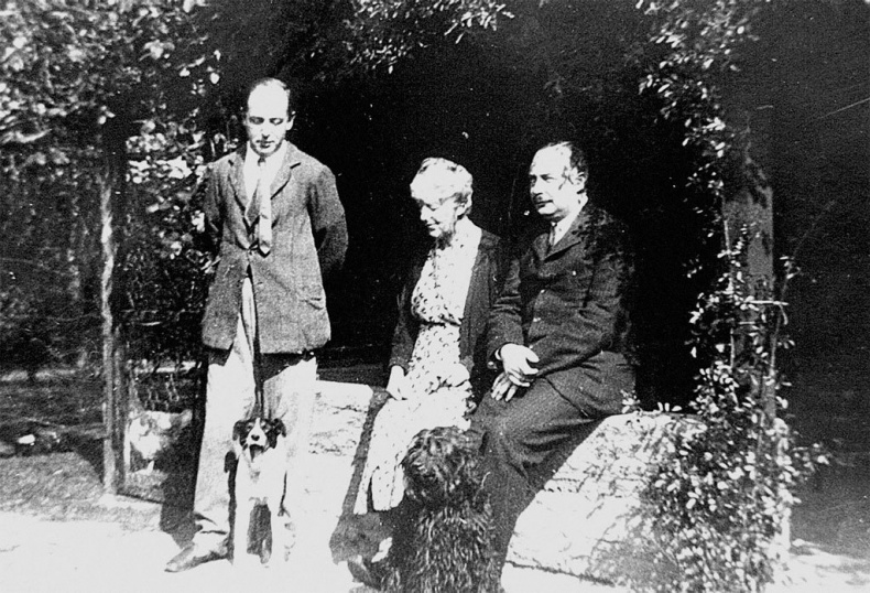 Иллюстрация к книге — Клайв Стейплз Льюис. Человек, подаривший миру Нарнию [i_021.jpg]