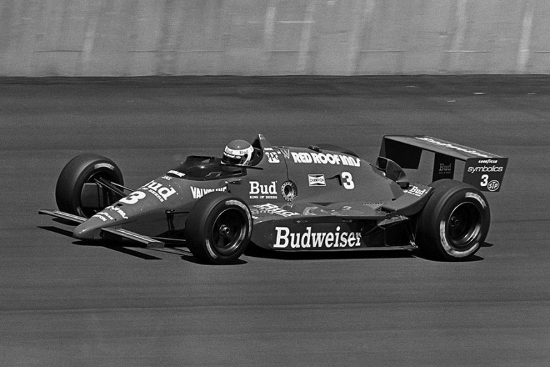 Иллюстрация к книге — Как построить машину. Автобиография величайшего конструктора «Формулы-1» [i_018.jpg]