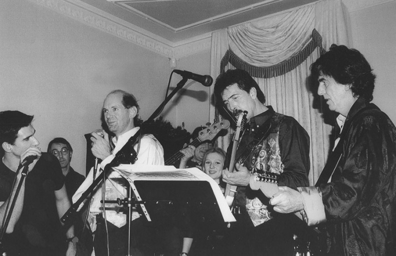 Иллюстрация к книге — Как построить машину. Автобиография величайшего конструктора «Формулы-1» [i_039.jpg]