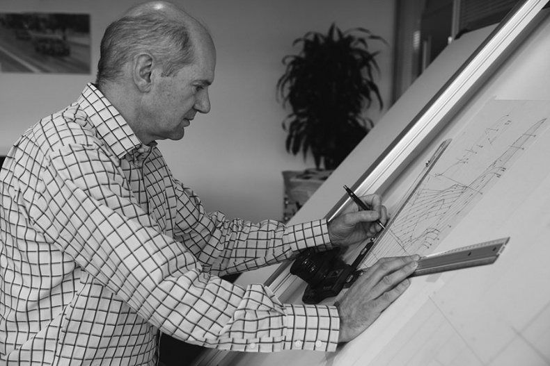 Иллюстрация к книге — Как построить машину. Автобиография величайшего конструктора «Формулы-1» [i_056.jpg]