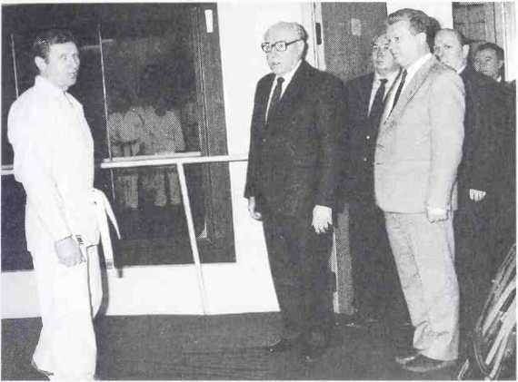 Иллюстрация к книге — Шпионами не рождаются [image5.jpg]