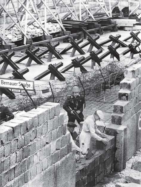 Иллюстрация к книге — Немецкая тетрадь. Субъективный взгляд  [i_013.jpg]