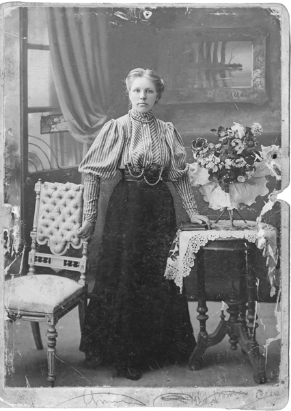 Иллюстрация к книге — Город, написанный по памяти [i_002.jpg]