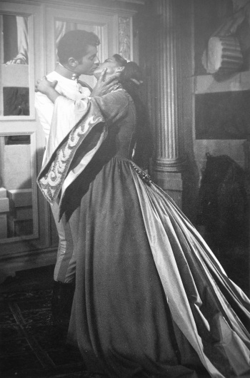 Иллюстрация к книге — Висконти. Обнаженная жизнь [i_001.jpg]