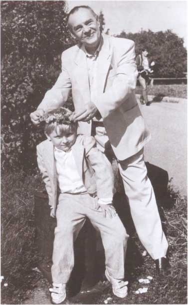 Иллюстрация к книге — Валентин Пикуль [i_043.jpg]