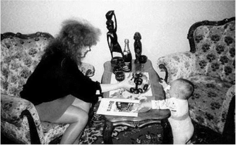 Иллюстрация к книге — Алла Пугачева. Жизнь и удивительные приключения великой певицы [i_007.jpg]