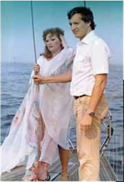 Иллюстрация к книге — Алла Пугачева. Жизнь и удивительные приключения великой певицы [i_044.jpg]