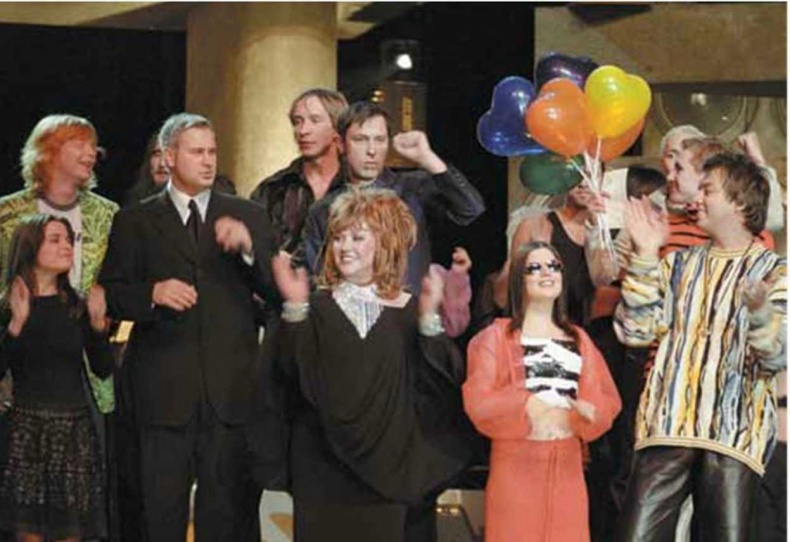 Иллюстрация к книге — Алла Пугачева. Жизнь и удивительные приключения великой певицы [i_050.jpg]