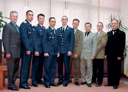 Иллюстрация к книге — Можно ли забить гвоздь в космосе и другие вопросы о космонавтике  [i_029.jpg]