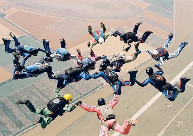 Иллюстрация к книге — Можно ли забить гвоздь в космосе и другие вопросы о космонавтике  [i_042.jpg]