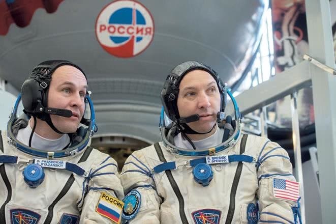 Иллюстрация к книге — Можно ли забить гвоздь в космосе и другие вопросы о космонавтике  [i_048.jpg]