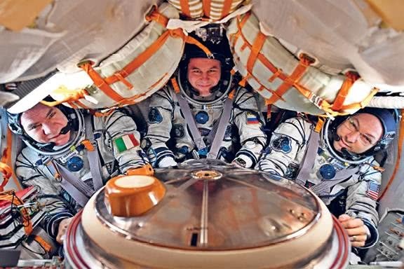 Иллюстрация к книге — Можно ли забить гвоздь в космосе и другие вопросы о космонавтике  [i_069.jpg]