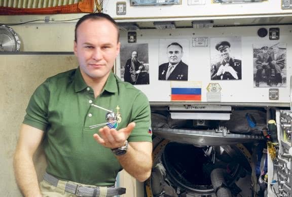 Иллюстрация к книге — Можно ли забить гвоздь в космосе и другие вопросы о космонавтике  [i_073.jpg]