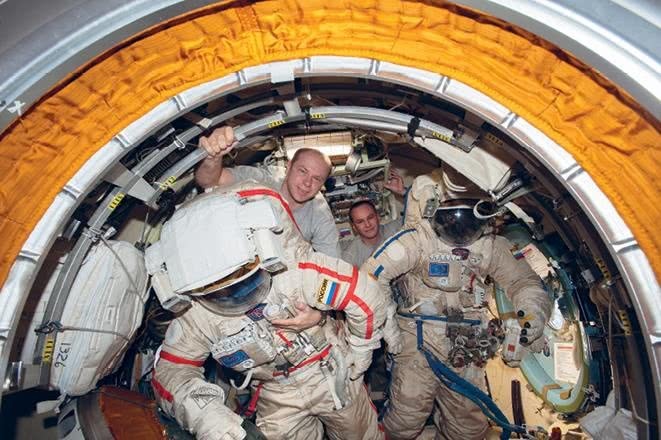 Иллюстрация к книге — Можно ли забить гвоздь в космосе и другие вопросы о космонавтике  [i_104.jpg]