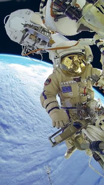 Иллюстрация к книге — Можно ли забить гвоздь в космосе и другие вопросы о космонавтике  [i_108.jpg]