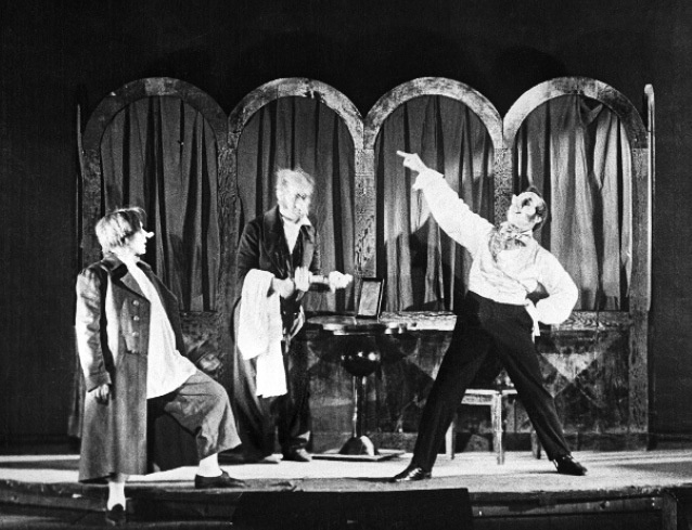 Иллюстрация к книге — Шостакович. Жизнь. Творчество. Время [i_059.jpg]