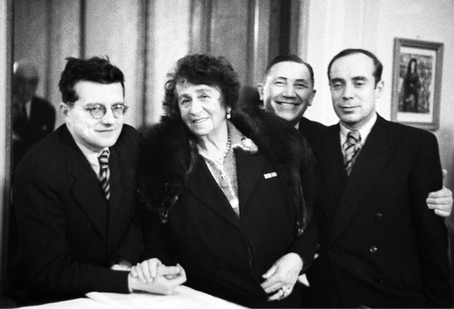 Иллюстрация к книге — Шостакович. Жизнь. Творчество. Время [i_076.jpg]