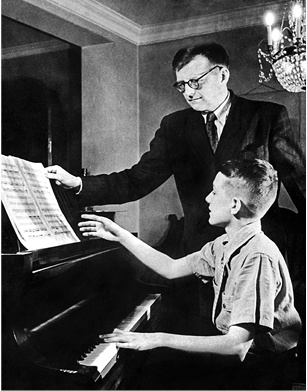 Иллюстрация к книге — Шостакович. Жизнь. Творчество. Время [i_083.jpg]