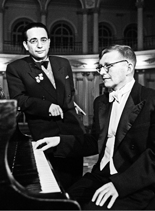 Иллюстрация к книге — Шостакович. Жизнь. Творчество. Время [i_093.jpg]