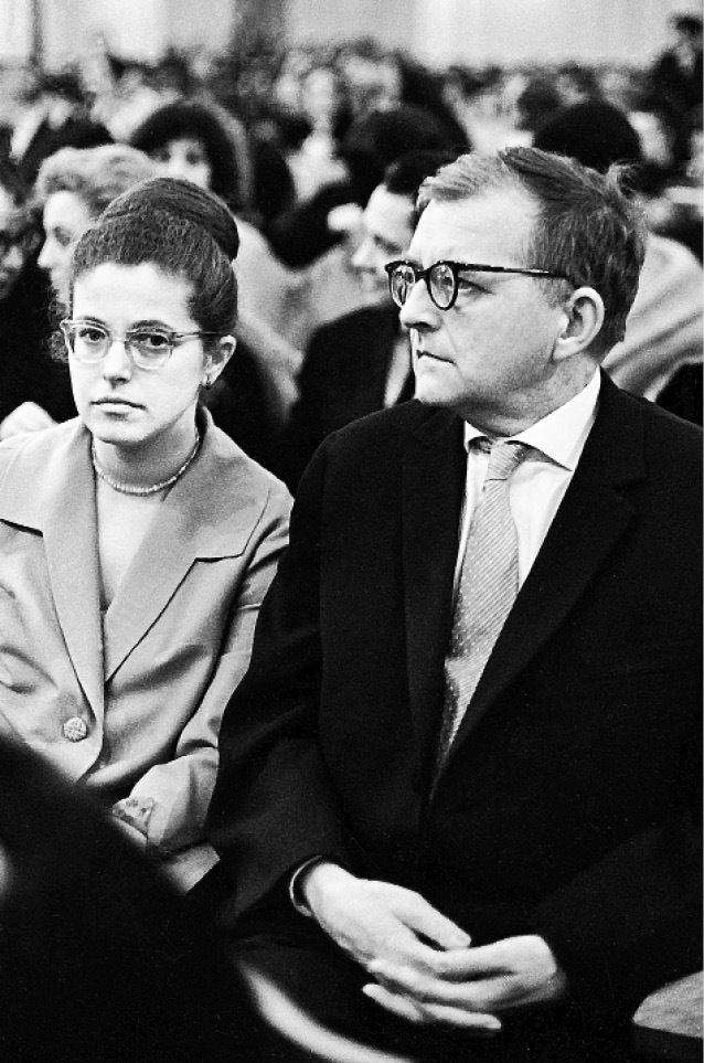 Иллюстрация к книге — Шостакович. Жизнь. Творчество. Время [i_104.jpg]