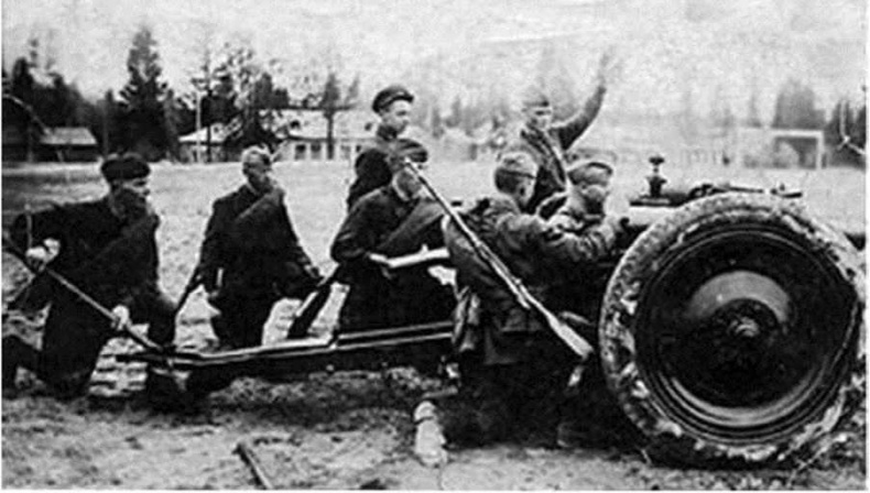 Иллюстрация к книге — Самоходчики  [i_007.jpg]