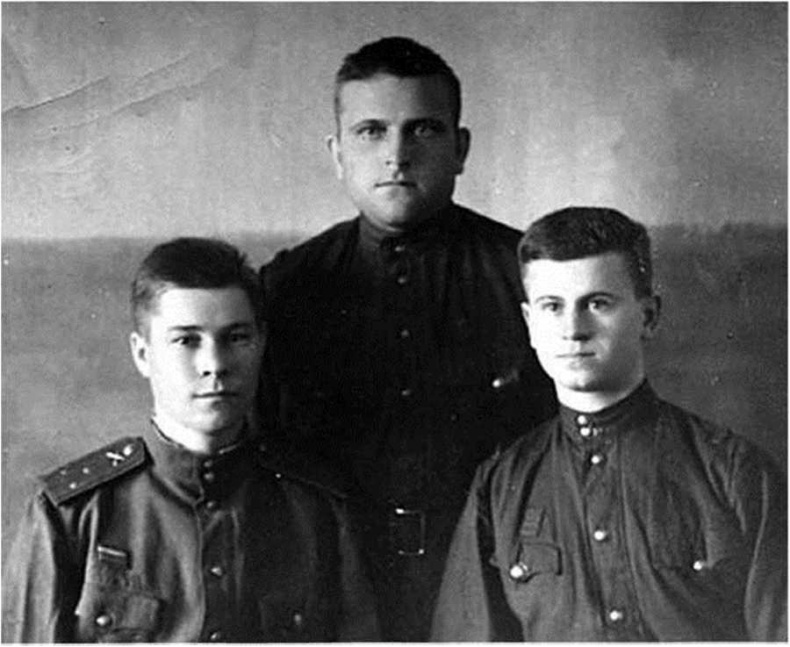 Иллюстрация к книге — Самоходчики  [i_038.jpg]