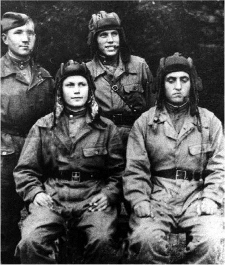 Иллюстрация к книге — Самоходчики  [i_042.jpg]